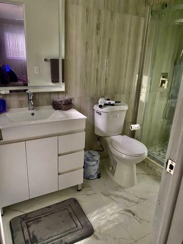 Gorgeous Modern Villa 5 Minutes From The Beach
