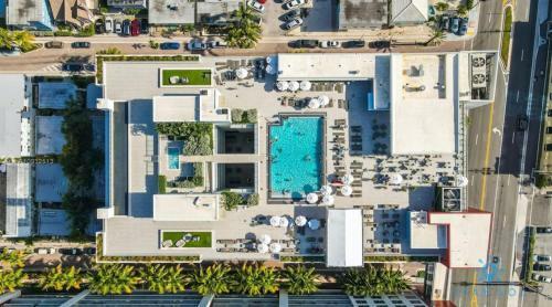 Posada Beachfront Resort Infinity Edge Swimming Pool Hot Tub