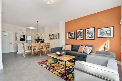 139pbd-svh Lovely New Townhome!