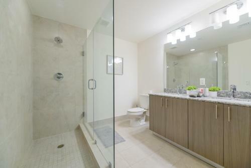 Apartamento Cozy 1-1 Br Steps From Downtown Doral Park