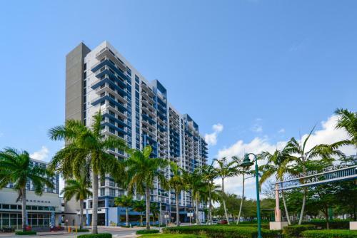 Apartamento Cozy 1-1 Br Steps From Downtown Doral Park