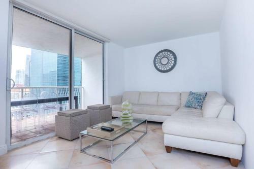 Amazing 2 Bedroom Apartment/ Free Parking Brickell