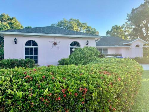 *coastal Beautiful Pool Home All To Yourself! *