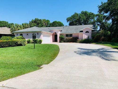 *coastal Beautiful Pool Home All To Yourself! *