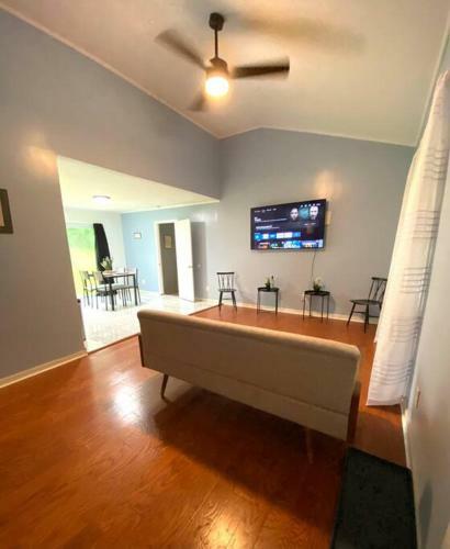 Luxurious Hidden Oasis 4bd Near Downtown Albany, Ga