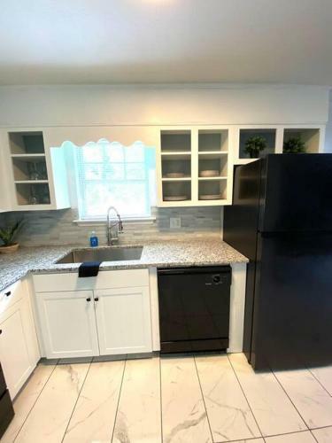 Luxurious Hidden Oasis 4bd Near Downtown Albany, Ga