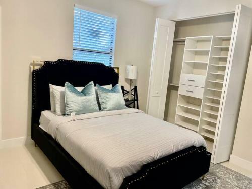 **new**gorgeous 3bedroom Minutes From Beach