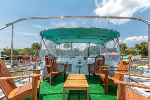 River View Houseboat