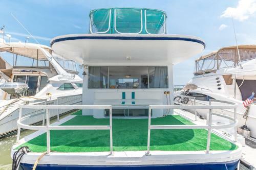 River View Houseboat