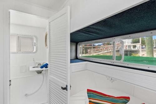 River View Houseboat