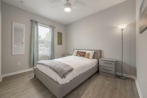 Apartamento Eclectic Townhome Haven In Tampa