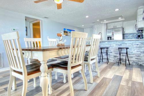 Beach Place 1-404