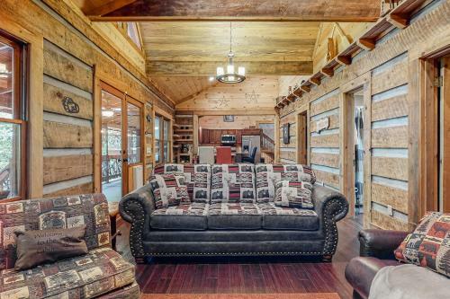 Bear Claw Lodge
