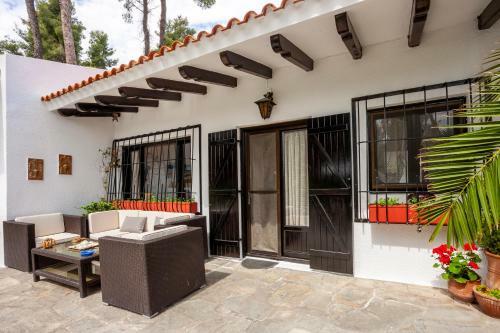 The Gift Sunny Villa