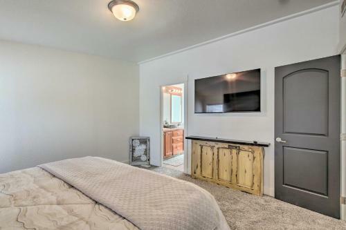 Tranquil Indigo Getaway Less Than 3 Mi To Hot Pools!