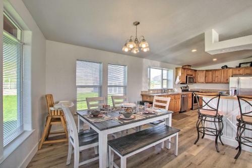 Tranquil Indigo Getaway Less Than 3 Mi To Hot Pools!