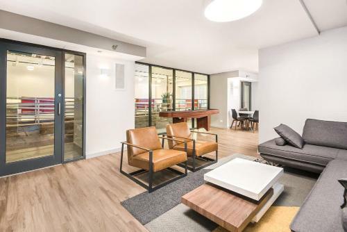 2b 2ba Exquisite Apartment With Views, Indoor Pool & Gym By Envitae