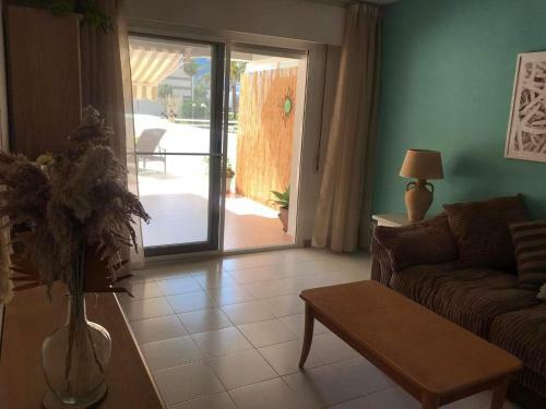 Beautiful Unique Spacious Apartment 30m To Beach