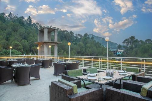 Pine Dream Resort L Kasauli L Barog