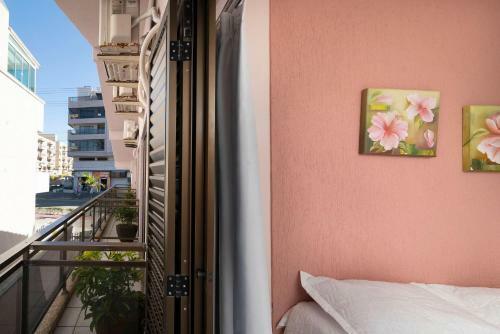 Apartamento Aluguel Flat Mono Ambiente 40m Do Mar - Bombas-sc