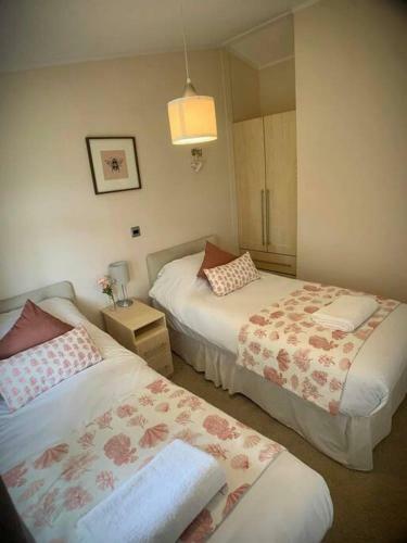 Relaxing 2-bedroom Holiday Lodge In Cornwall