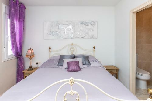 Charming 3br Townhouse W/ Terrace & Swimming Pool