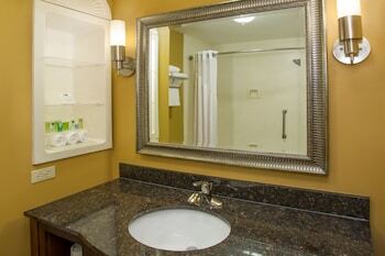 Holiday Inn Express Hotel & Suites Richmond