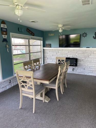 Lakefront Home (newly Renovated) In Belleville Mi