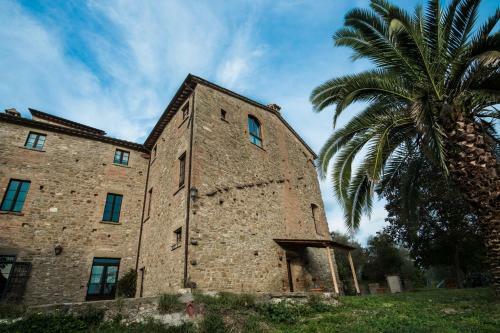 Hostal Castel D?arno Guest House