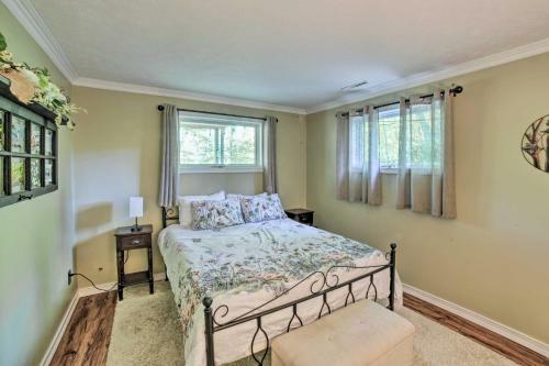 Picturesque Three Oaks Home About 4 Mi To Lake!