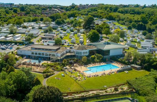 Caravan Bay - 2 Bed With Hot Tub, Paignton, Hoburne Devon Bay