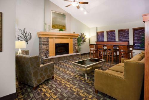 Hotel Americinn By Wyndham Hawley