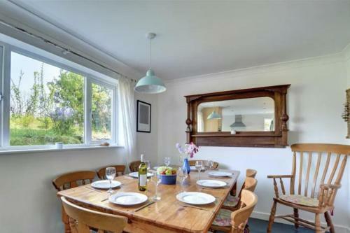 Beautiful Character Cottage, 1 Mile From The Beach