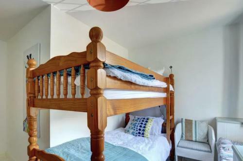 Beautiful Character Cottage, 1 Mile From The Beach