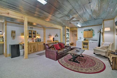 Apartamento Table Rock Lake Retreat With Large Deck And Pool!