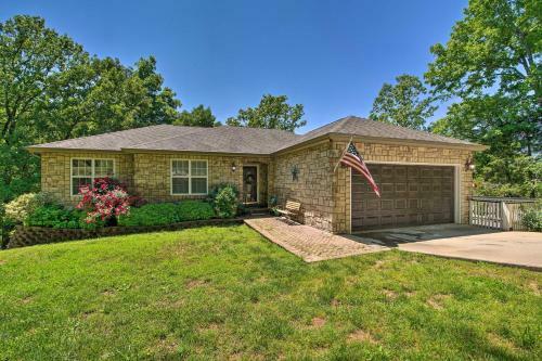 Apartamento Table Rock Lake Retreat With Large Deck And Pool!