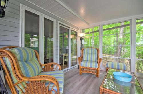 Lakefront Family Home With Boat Dock And Sun Deck