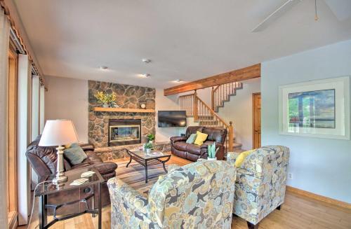 Lakefront Family Home With Boat Dock And Sun Deck