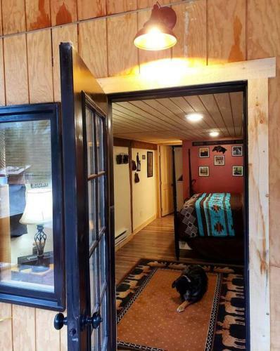 (quarter Horse Hideout ) One Of Two Units