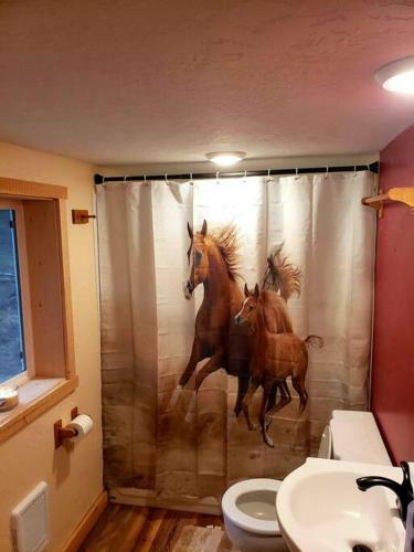 (quarter Horse Hideout ) One Of Two Units
