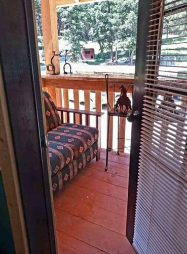 (quarter Horse Hideout ) One Of Two Units