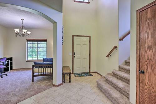 Spacious Omaha Home With Expansive Yard And Patio