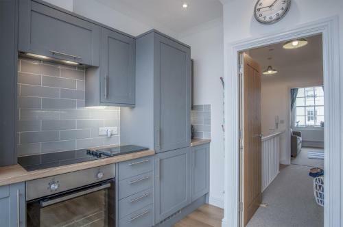 Ramsey Apartment - 2 Bedroom Apartment - Tenby