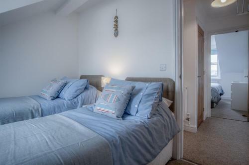 Ramsey Apartment - 2 Bedroom Apartment - Tenby