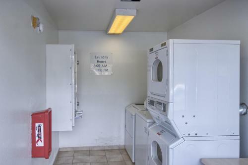 Motel 6 Everett North