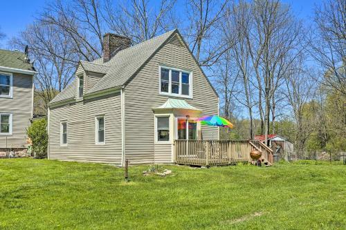 Goshen Cottage With Deck On Working Family Farm