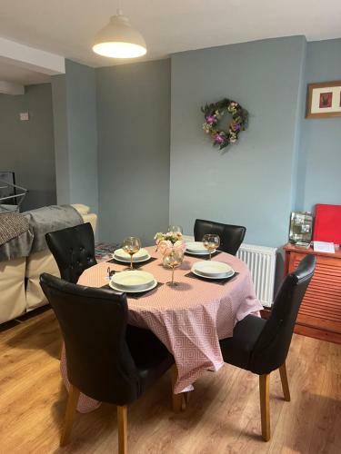 Ben And Emz House