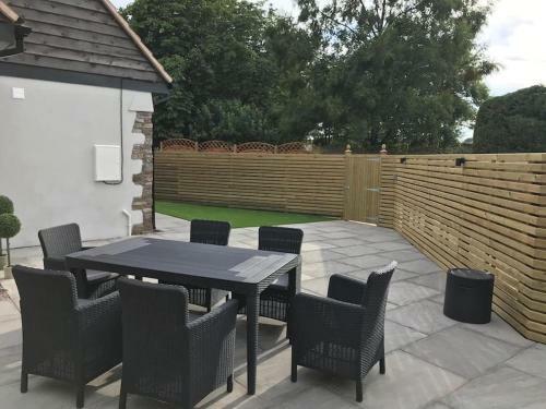 Beautiful Cosy Rural Retreat With Parking!