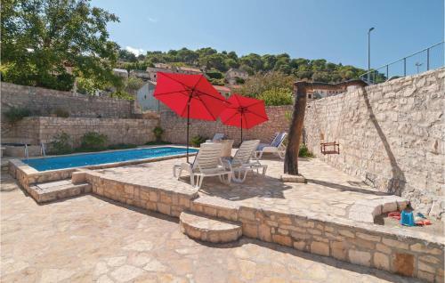 Holiday Home Pucisca Gospe Lurdske