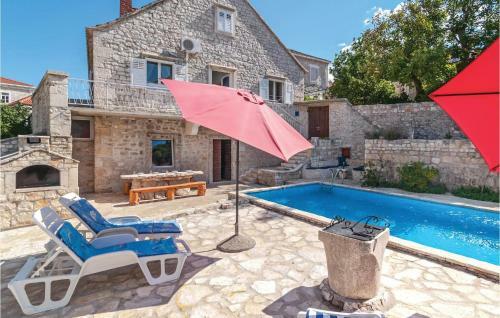 Holiday Home Pucisca Gospe Lurdske
